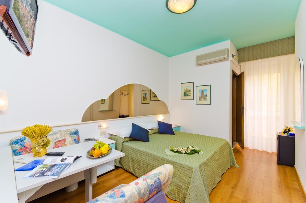 Hotel Victoria Bibione Chambre photo